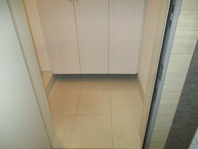 名古屋市千種区茶屋坂通２丁目の賃貸マンションの玄関