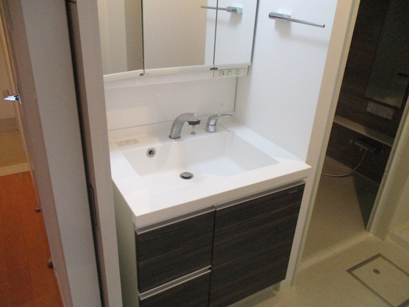 名古屋市千種区茶屋坂通２丁目の賃貸マンションの洗面所