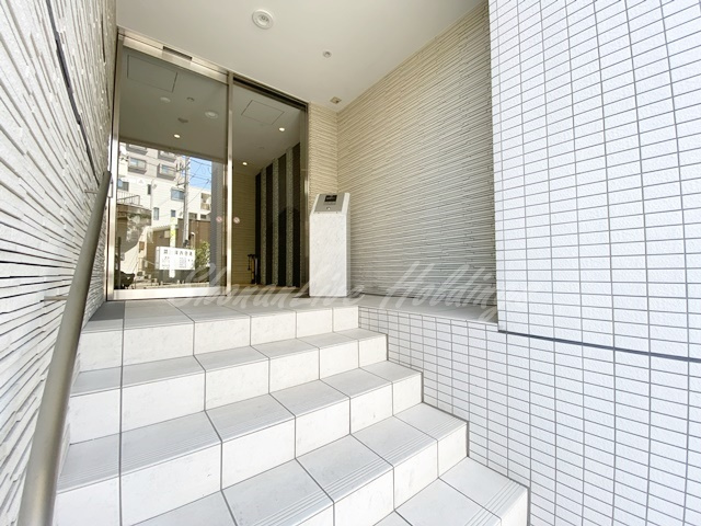 ライブロック湘南のエントランス|安心のオートロック♪