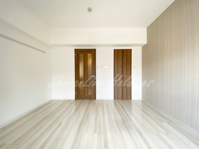 ライブロック湘南の寝室|広々洋室♪