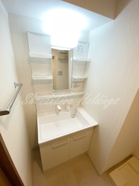 ライブロック湘南の洗面所|人気の独立洗面♪