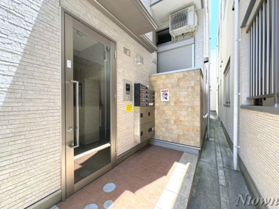 【エントランス】 | ハーモニーテラス志賀町Ⅴ | 落ち着いたエントランスです