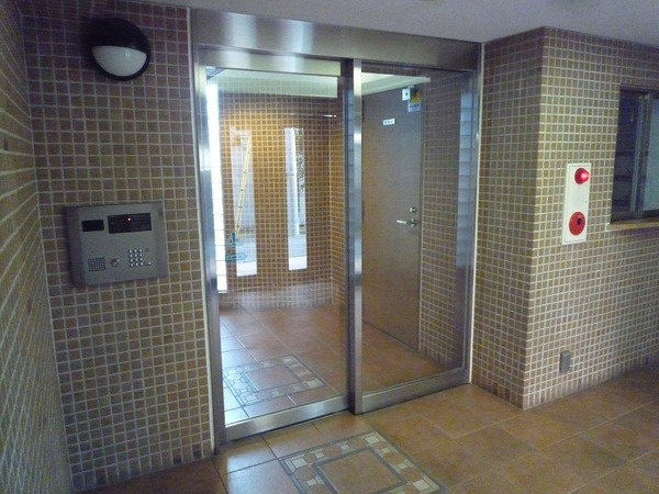 エービーシーステーションプラザ新宿中井のエントランス