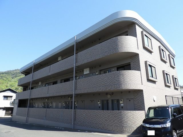 Ｂｅｌｌｅ　Ｄｅｍｅｕｒｕ　ｙ