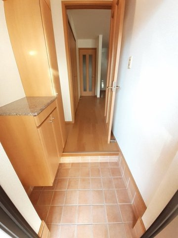 サンレミニオン　Ｂの玄関|ゆったりとした玄関です