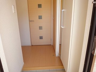 ブリーゼＡの玄関|ゆったりとした玄関です