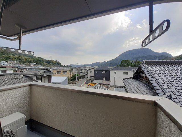 エニシアのバルコニー|陽当たり良好なバルコニーです