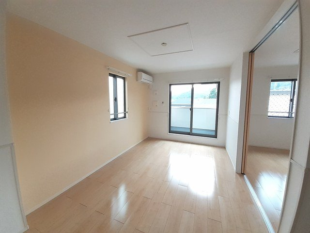 エニシアの居間・リビング|ゆったりとしたリビングです