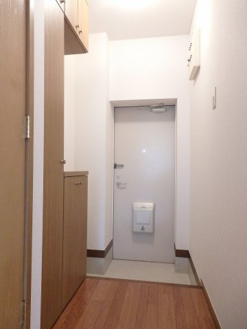 ウィンディアＢの玄関|きれいな玄関です