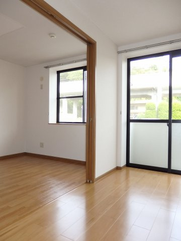 ウィンディアＢの居間・リビング|ゆったりとしたリビングです