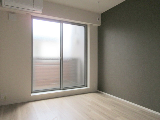 メゾン・ド・オリーブの洋室|★おしゃれなアクセントクロス★