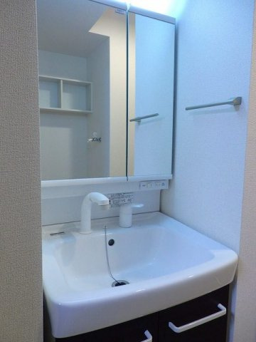 ラ　ルーチェの洗面所|広い洗面スペース