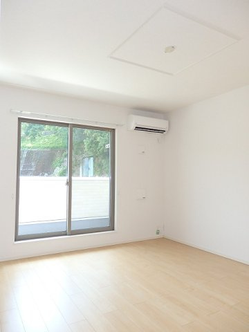 シャルム・コートⅢの居間・リビング|ゆったり過ごせる居間です