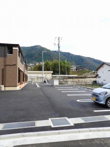 アップフィールド　Ⅱの駐車場|駐車場に車を止められます