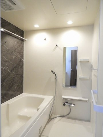 アップフィールド　Ⅱの浴室|落ち着いた空間のお風呂です