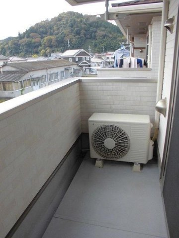 セレッソ・Ⅱ　Ｂのバルコニー|暖かな日差しのふりそそぐバルコニー