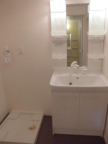 セレッソ・Ⅱ　Ｂの洗面所|スペースが確保できる洗面所です