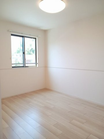 エポックの内装|明るい色調の室内です