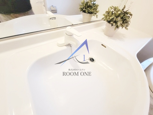 MJキャッスルの洗面所|独立洗面台です。