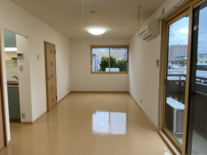 セレッサ花堂　Ｂの居間・リビング