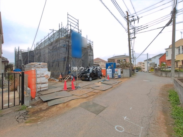 春日部市西金野井3期　新築一戸建て　1号棟の前面道路含む現地写真