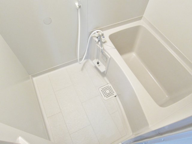 安芸郡熊野町萩原６丁目のアパートの浴室