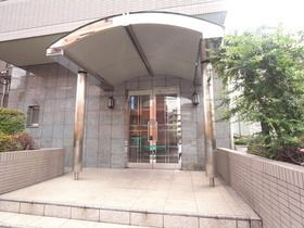 菱和パレス小石川後楽園のエントランス