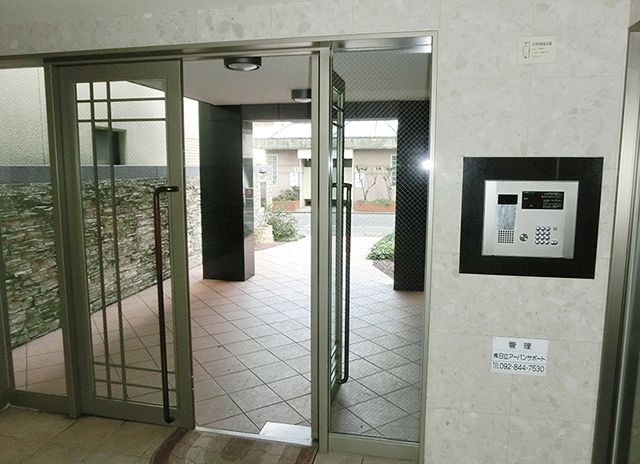 クリエイティブハイツ春日原のロビー