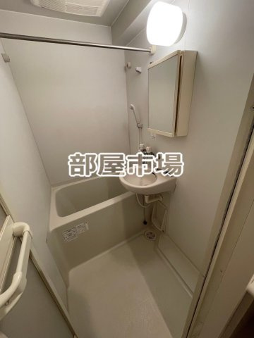 Risingplace町屋の浴室