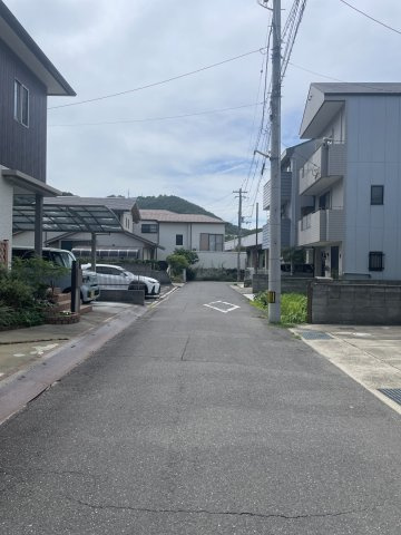 宮脇町二丁目 土地の前面道路含む現地写真