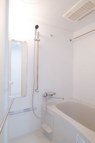 ブライズ西馬込DUEの浴室