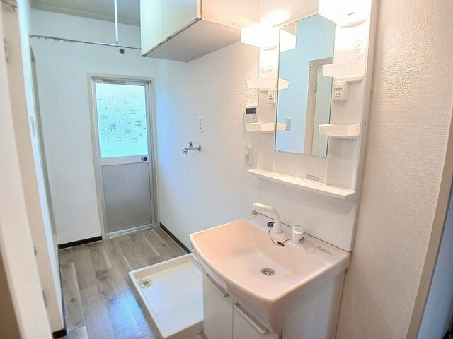 三室山コープタウン２号棟の洗面所