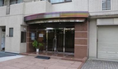 【エントランス】 | ロイヤルパーク高田 | エントランスです