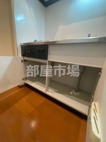 リスレーヌ蔵前のキッチン|下部収納