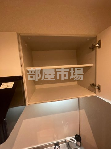リスレーヌ蔵前のキッチン|上部収納