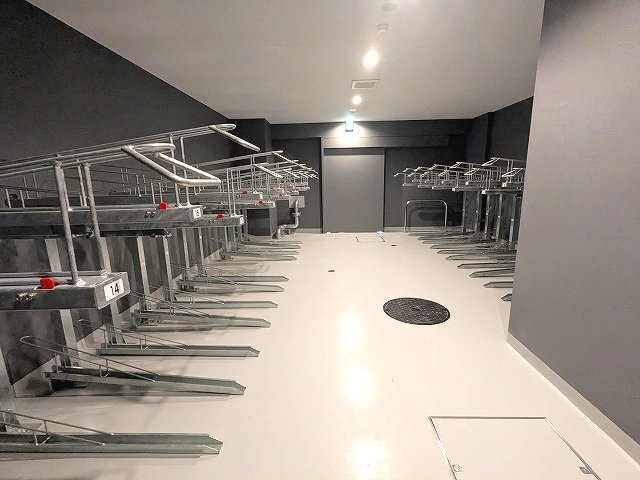 SEASON FLATS浅草六丁目の設備|オートロック付屋内自転車置場です