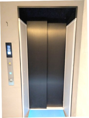 SEASON FLATS浅草六丁目の設備|防犯モニター付のセキュリティエレベーターです