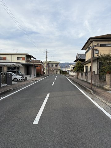 紀の川市名手市場・中古戸建・54760の前面道路含む現地写真