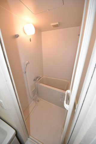 アルバスの浴室