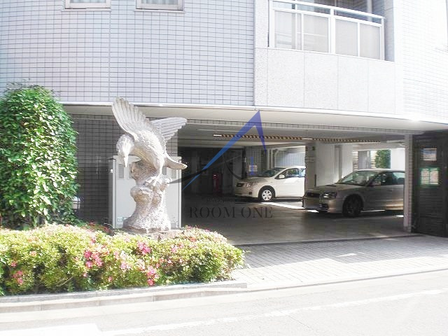 ヴェルドゥミールの駐車場|駐車場です。