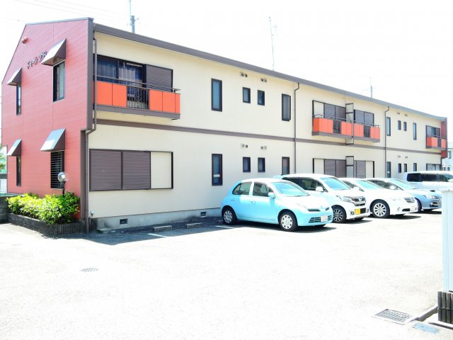 高槻市郡家新町のアパートの外観