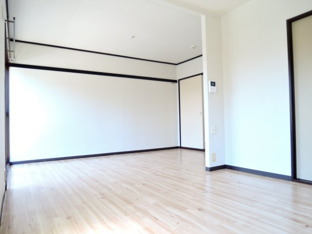 高槻市郡家新町のアパートの洋室