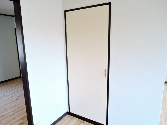 高槻市郡家新町のアパートの収納