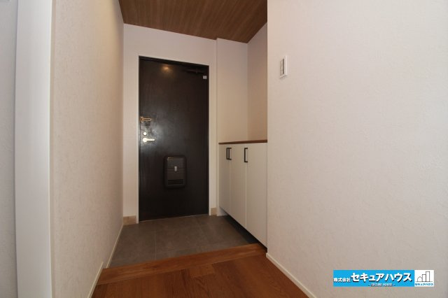 グローリアス刈谷の玄関|【玄関】
◆シューズボックス付きのため玄関まわりもすっきりと片付きます♪