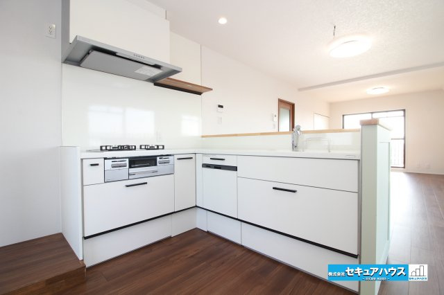 グローリアス刈谷のキッチン|【キッチン】
◆広々としたキッチンスペースです♪
◆L字キッチン交換済で食洗機付きです！