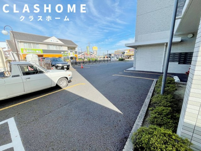 双樹マンション　　刈谷市近郊の賃貸はクラスホーム刈谷店の駐車場