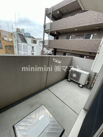 大阪市西区靱本町３丁目の賃貸マンションのバルコニー
