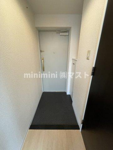 大阪市西区靱本町３丁目の賃貸マンションの玄関