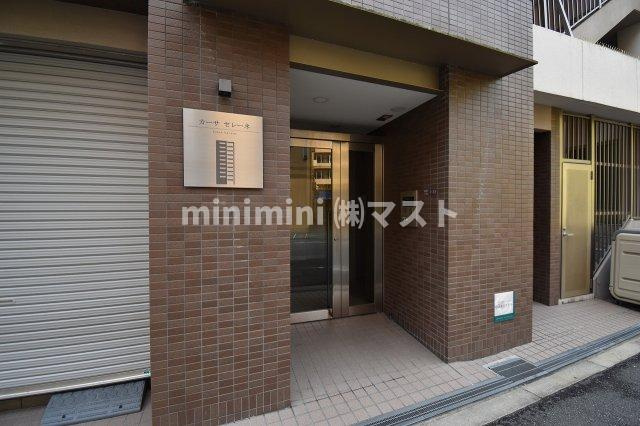 大阪市西区靱本町３丁目の賃貸マンションのエントランス