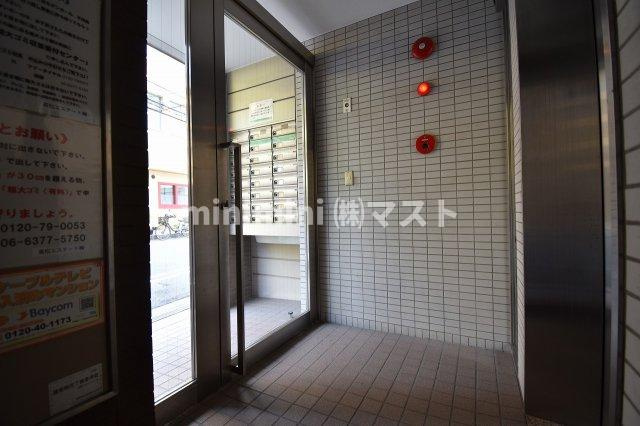 大阪市西区靱本町３丁目の賃貸マンションのロビー